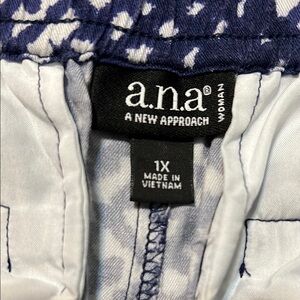 a.n.a Navy and White Women's pant.